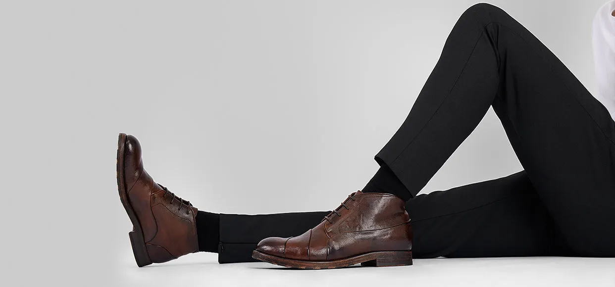 ASTON EDGE bare-brown chukka boots.