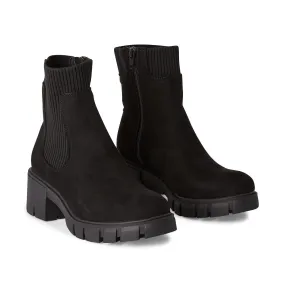New with tags! Time and Tru Women's Niamh Boots, Black, Sz 9! Easy to pull on with stretch side & collar