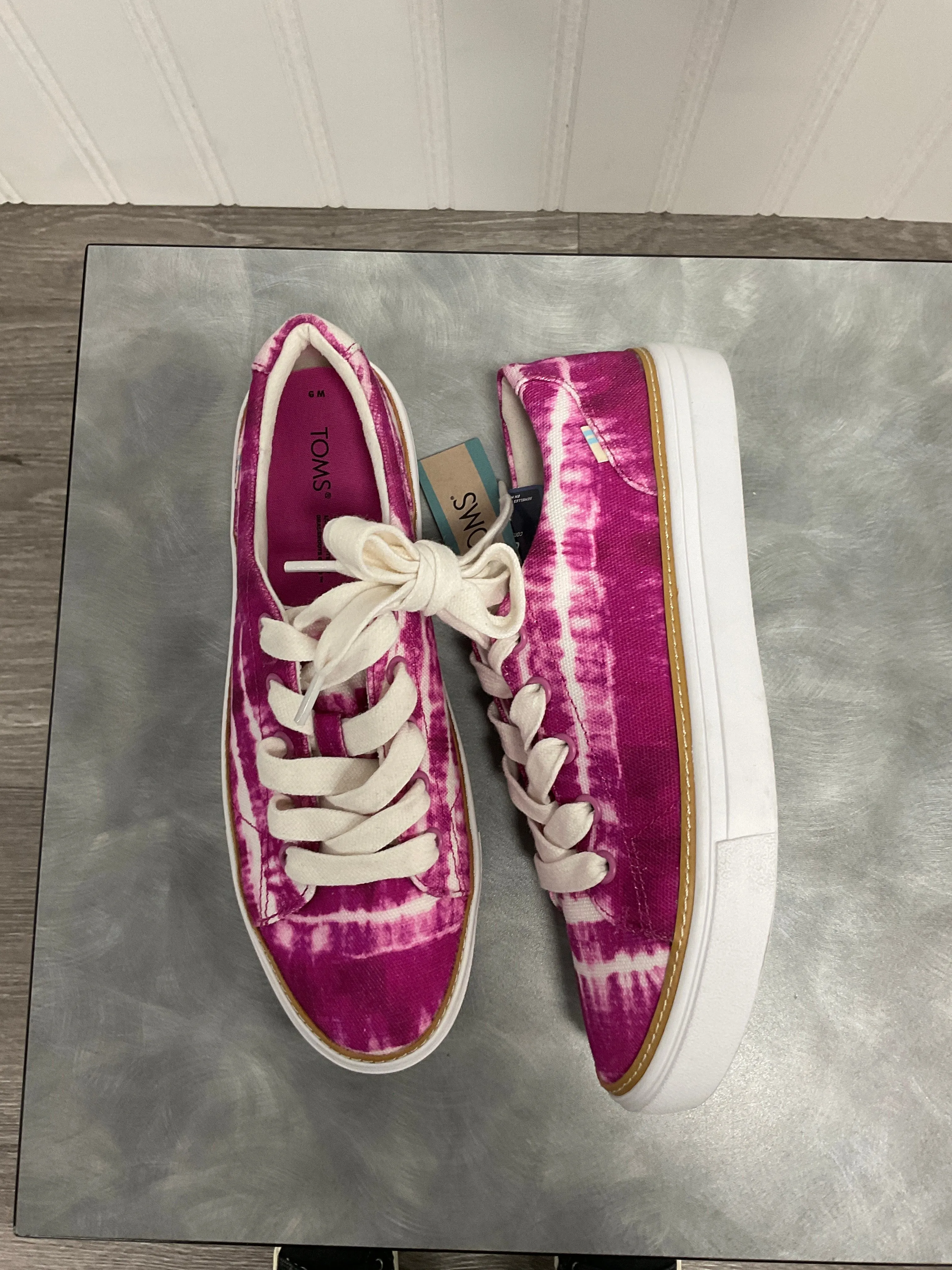 Shoes Sneakers By Toms In Pink, Size:9
