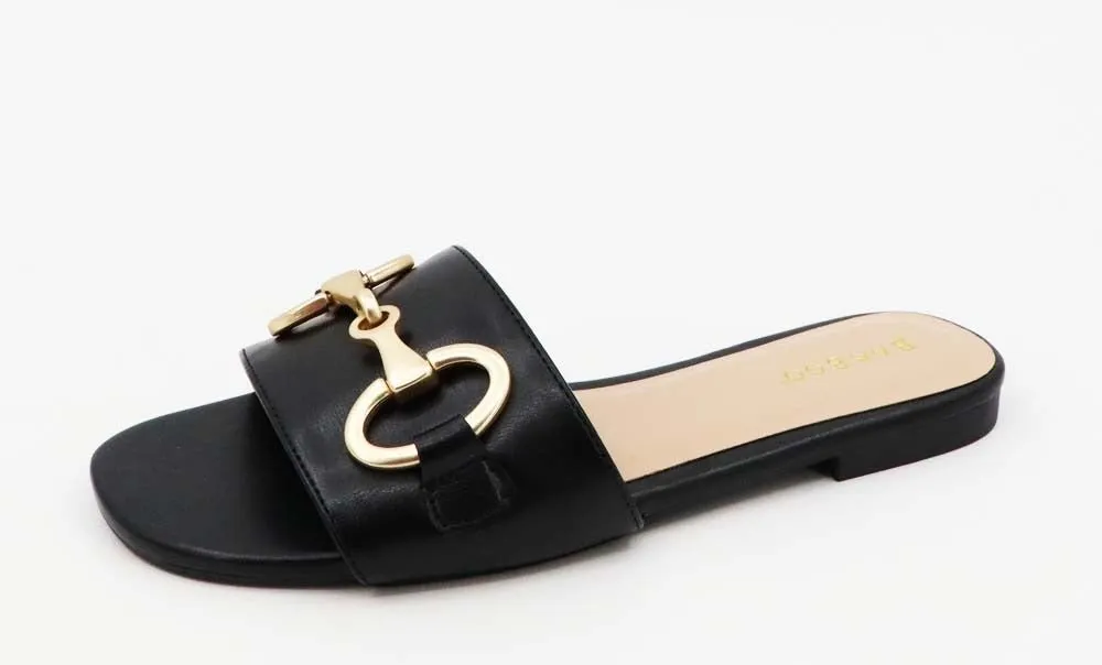 The Basic Sandals Street
