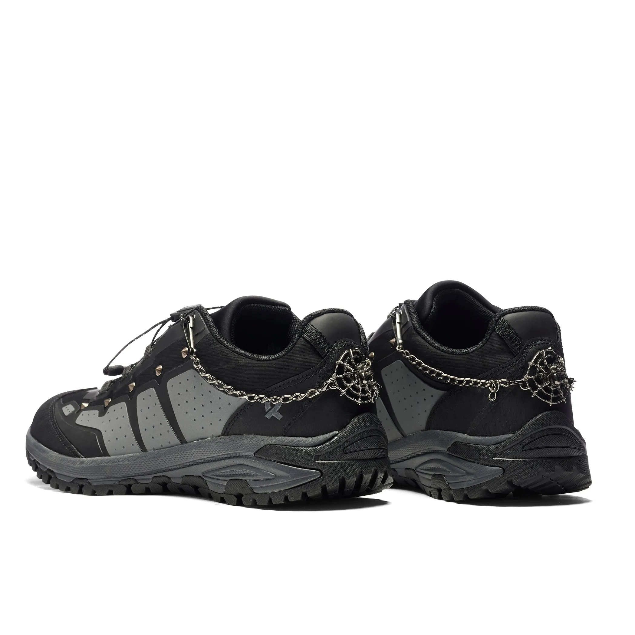Wandering Spider Spiked Men's Hiking Shoes